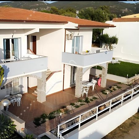 Beb Con Piscina Villa Del Borgo Badesi Exteriör bild