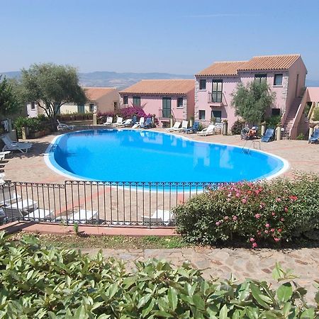 Beb Con Piscina Villa Del Borgo Badesi Exteriör bild