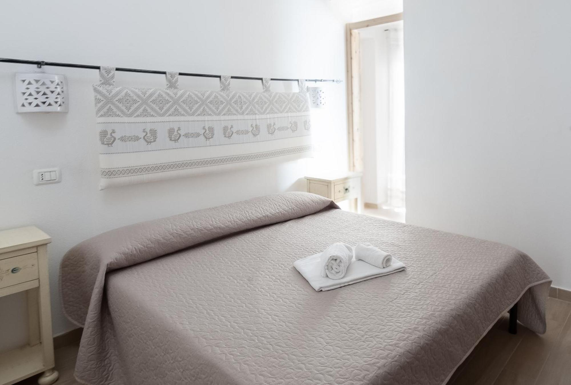 Beb Con Piscina Villa Del Borgo Badesi Exteriör bild