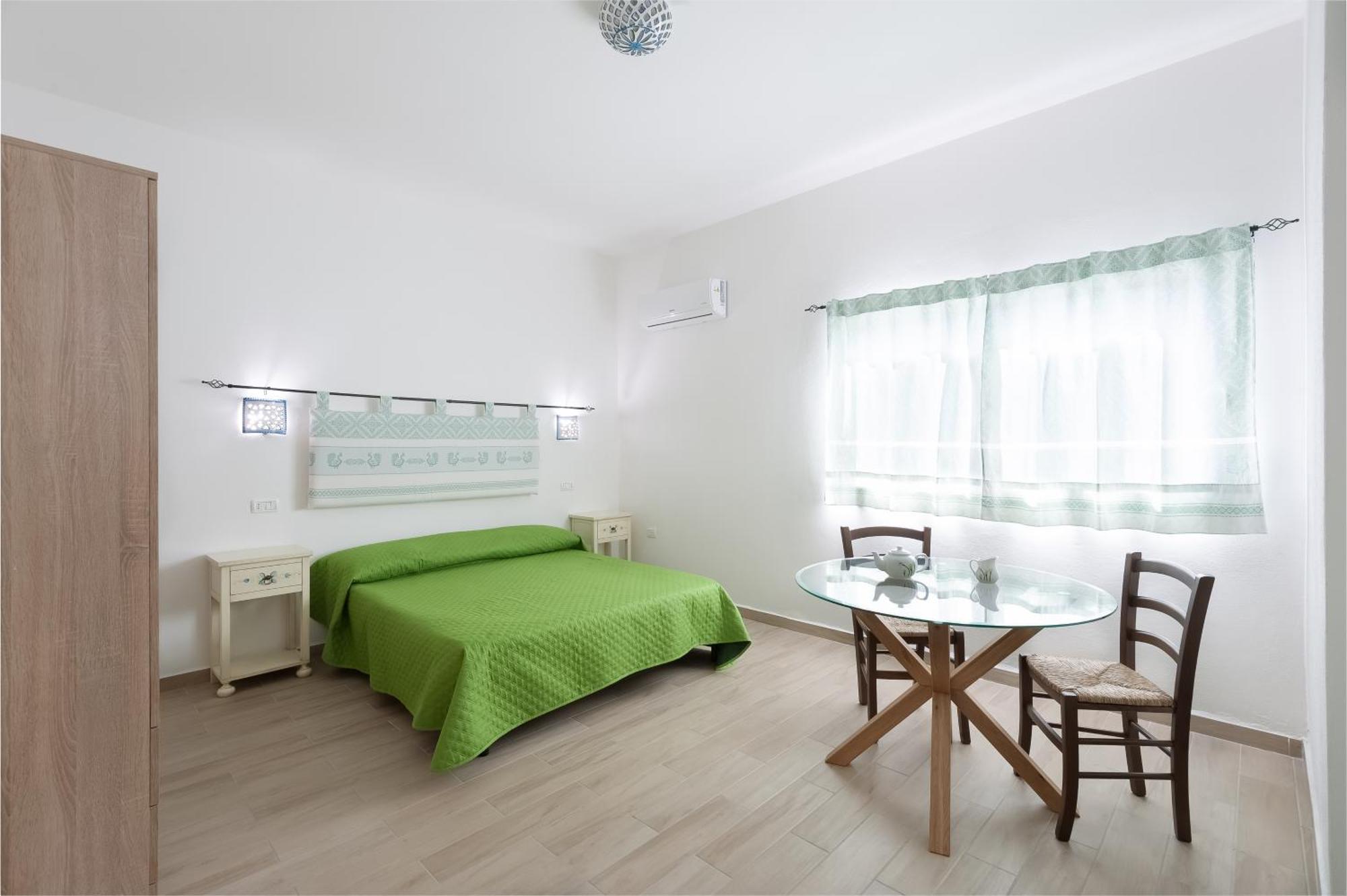 Beb Con Piscina Villa Del Borgo Badesi Exteriör bild